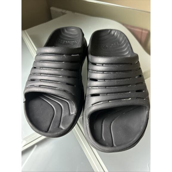 Hoka One One Ora Recovery Women's Size 8 Slip On Slide Sandals Black - Picture 1 of 16